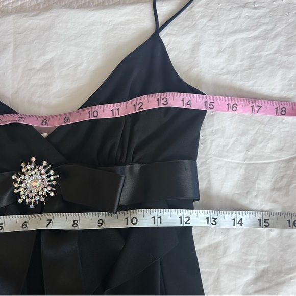 Cache Y2K Babydoll Ruffle Rhinestone Brooch Cocktail Dress Size 6 Party Hoco LBD - Picture 15 of 16
